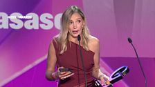 Nuria Casas sorprendida por ser la ganadora de ‘Humor & Comedia by Smysecret by Vitaldent’