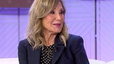 Pilar Eyre revela que Corinna está leyendo las memorias del rey emérito: ''Quiere enseñárselo a los abogados''