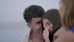 Sandra rompe a llorar tras las palabras de la madre de su novio, Juanpi, antes de partir hacia 'La isla de las tentaciones 9': "No me gustaría perderte"