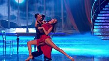 Tania Medina y David Díaz bailan rumba bolero