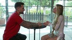 Fátima intenta convencer a Reche de su decisión: “No es igual que en la calle”