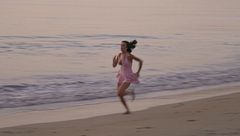 Sandra corre desesperada detrás de Juanpi en una despedida de las parejas llena de lágrimas: “Tú no me quieres”