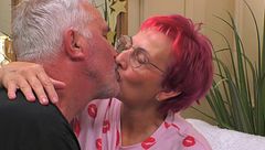 Un sensual beso de dos solteros de 'First Dates' pone el broche a su apasionada cita: "Le he quitado todo"