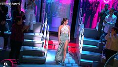 Gloria Camila cumple su promesa, aparece en plató con el ‘vestido de la discordia’ y responde sin filtros a Ana María Aldón