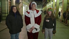 Xuso Jones reparte uno de los mayores premios de la historia de 'Lo sabe, no lo sabe' vestido de Papá Noel: "Me da algo"