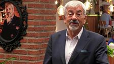 El momentazo de Carlos Sobera tras preguntarle a un soltero de 'First Dates' cuánta importancia le da al sexo: "Si yo te contará…"