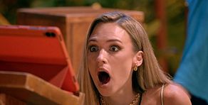 Almudena descubre el beso entre Darío y Cristina en 'La isla de las tentaciones 9': "¡Saca lo peor de mí!"