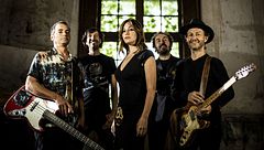 La verdadera razón de la salida de Leire Martínez de 'La Oreja de Vang Gogh': Amaia Montero obligó a los miembros a elegir entre las dos