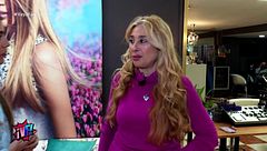 Nuria Yáñez 'Fresita' se enfada con '¡Vaya fama!' y abandona la entrevista tras una polémica pregunta