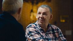 El sacerdote que fue expulsado de la Iglesia y readmitido por el Papa Francisco: ''La proporción de sacerdotes gays en el Vaticano es del 80%''