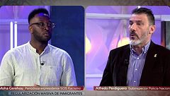 Saltan chispas entre un activista y un subinspector de Policía Nacional por la regularización masiva de migrantes: "No falte a la verdad"