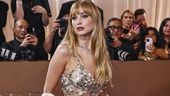 Los vestidos juegan una mala pasada en la alfombra roja de los Globos de Oro