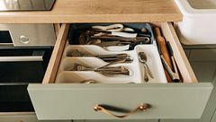 Cómo organizar y aprovechar al máximo tus cajones de cubiertos de la cocina