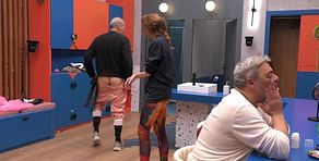 El show de Carlos Lozano de madrugada: con el trasero al aire y al ritmo de Beyoncé