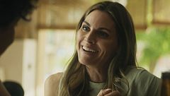 Miranda Acuña y Alicia Hermida comparten confidencias en su quedada en un bar