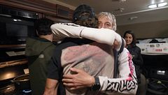 Jesús Calleja se incorpora con sus invitados en la caravana y explica su primer diagnostico