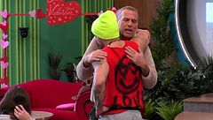 El inesperado abrazo de Manuel González a Carlos Lozano: "Te pido disculpas"