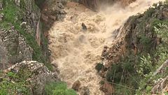 Histórico: la presa de Montejaque alivia agua 102 años después de su construcción