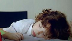 Alertan del riesgo de dar melatonina a los menores para dormir: "Su cerebro está madurando"