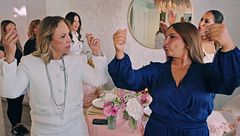 Las clases de 'gitaneo' de Raquel y Noemí a Las Guiribitey: "No tienen 'flow' para bailar"