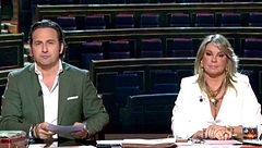 Iker Jiménez presume en 'Horizonte' del regalo que le hizo Mariano Revilla: un "pedazo de la historia" del 23-F