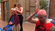 La sesión de peluquería de Manuel y Juanpi para teñirse de rosa: desde su discusión con Anita hasta su decepción con el resultado