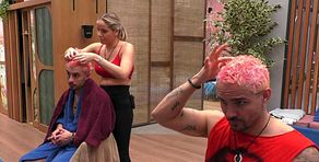 La sesión de peluquería de Manuel y Juanpi para teñirse de rosa: desde su discusión con Anita hasta su decepción con el resultado