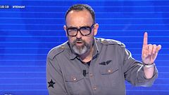 Risto Mejide traslada las quejas de un español que se encontraba atrapado en El Cairo: “Han tardado 4 días en llamarnos y no quieren pagarnos nada”