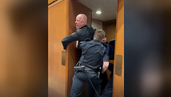 Al grito de "nadie quiere luchar por Israel", un exmarine interrumpía en una audiencia en el Senado de Estados Unidos