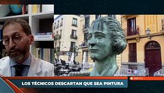 El busto de Clara Campoamor, ¿vandalizado?: Un químico lo descarta y cree que las manchas se deben "a la deposición de algún ave"