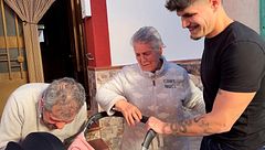 La emotiva reacción de la familia de Álvaro al conocer a su hija