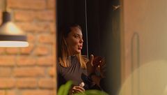 Ana rompe a llorar y abandona la cena de parejas ante el comentario de Luija: "No me avergüenza hablar del amor"