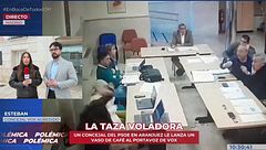 Un concejal del PSOE de Aranjuez lanza un vaso de café al portavoz de VOX