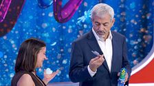 La reacción de Carlos Sobera al ver el amuleto de una participante: "Me da miedo"