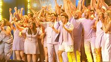 El pase de oro más multitudinario de la historia 'Got Talent' es para 'Modern Choir', un coro de 100 personas