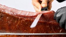 Cómo cortar el jamón del mar: así es el embutido gourmet que nace del atún rojo