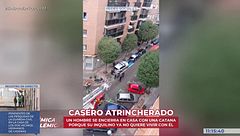 Un casero se atrinchera en su propia vivienda para evitar que su inquilino se marche