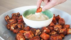 Saúl Craviotto enseña cómo hacer su pan con sabor a pizza para picotear entre amigos