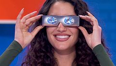 El comentario de un concursante al ver a Tania Medina con unas gafas para eclipses solares: "A mi novia le quedarían mejor"