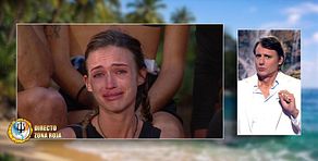 Almudena, completamente rota, al confesar que no se siente parte de su grupo: "Siento que no es mi sitio"