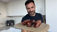 Saúl Craviotto muestra cómo hacer sus longanizas rellenas: una explosión de sabor-