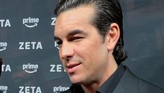 Mario Casas, en exclusiva: "Mi novia me acompaña siempre"