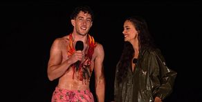 Alberto Ávila, muy emocionado, tras convertirse en líder de Playa Victoria