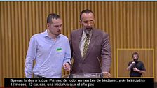 El discurso de Risto Mejide al recoger el "Premio amigo del Autismo" en el Congreso: "Lo que no se ve, no existe"