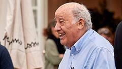 Sin WhatsApp y recogiendo huevos de sus gallinas: así es la vida actual de Amancio Ortega