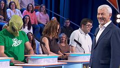 El momentazo de Carlos Sobera con un ''extraterrestre'' en 'El precio justo': ''Pedí concursantes especiales, pero que estuvieran como una chota, no''