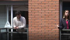 Las comunidades de propietarios pueden prohibir a sus vecinos fumar en balcones y terrazas