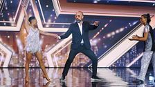 Risto Mejide protagoniza el momento más inesperado de 'Got Talent' al formar parte de una pirueta de baile