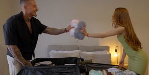 José le regala a Nerea unos peluches de pingüino: “Nos representan porque nos hemos elegido para toda la vida”