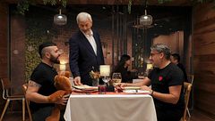 Vio a Raúl en ‘First Dates’, sintió un flechazo… y ¡decide sorprenderle con una cita en el restaurante!: "No me lo esperaba"